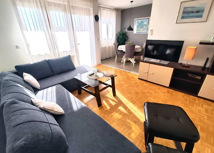 Apartment Lara