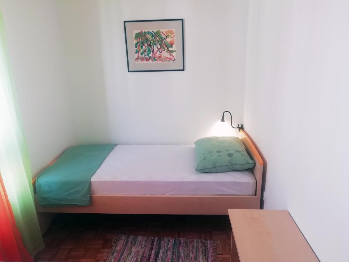 Lara Apartment *